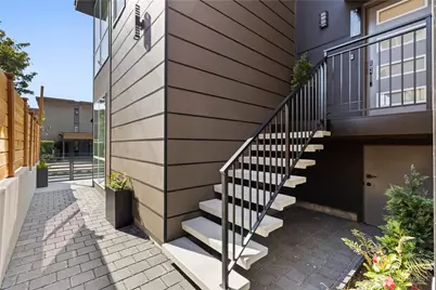 2328 Franklin Avenue E #C, Seattle, WA 98102 - Photo 14
