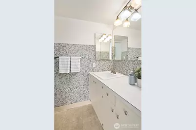 2500 81st Avenue SE #351, Mercer Island, WA 98040 - Photo 18