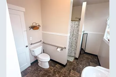 218 Washington Avenue N, Eatonville, WA 98328 - Photo 6
