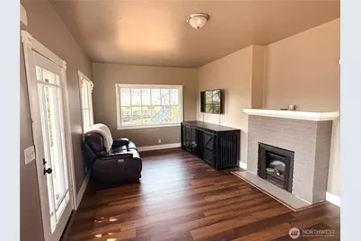 218 Washington Avenue N, Eatonville, WA 98328 - Photo 12