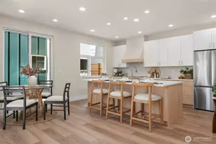 910 15th Ave, Seattle, WA 98122 - Photo 4