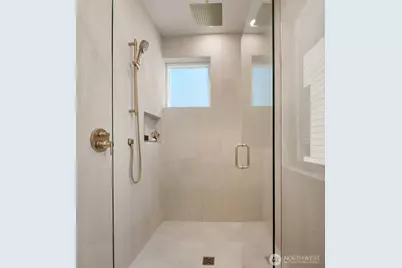 910 15th Avenue #B, Seattle, WA 98122 - Photo 18