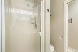 10919 E Villa Monte Dr, Mukilteo, WA 98275 - Photo 8