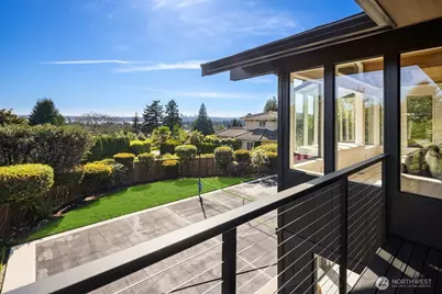 9242 NE 14th Street, Clyde Hill, WA 98004 - Photo 20