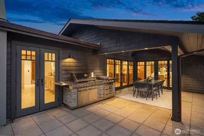 9520 NE 16th Street, Clyde Hill, WA 98004 - Photo 14