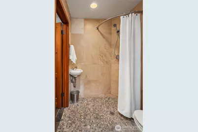 9520 NE 16th Street, Clyde Hill, WA 98004 - Photo 22