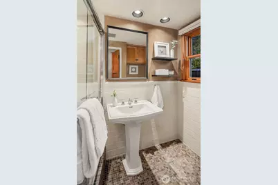 9520 NE 16th Street, Clyde Hill, WA 98004 - Photo 24
