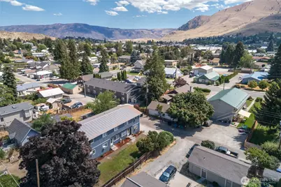 225 W Highland Avenue, Chelan, WA 98816 - Photo 22