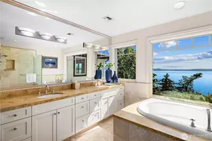 2555 Magnolia Blvd W, Seattle, WA 98199 - Photo 18