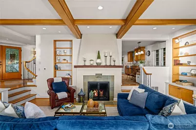 2555 Magnolia Boulevard W, Seattle, WA 98199 - Photo 8