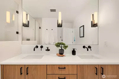 3240 32nd Avenue W, Seattle, WA 98199 - Photo 22