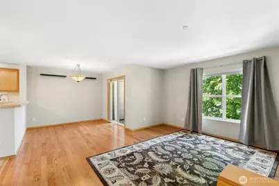 1652 25th Place NE #203, Issaquah, WA 98029 - Photo 4