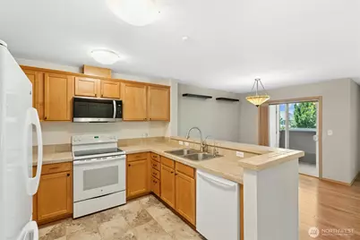 1652 25th Place NE #203, Issaquah, WA 98029 - Photo 14