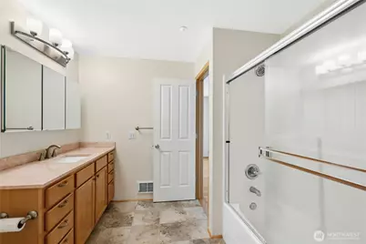 1652 25th Place NE #203, Issaquah, WA 98029 - Photo 20