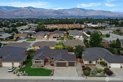 76 S Meadowbrook Lane, East Wenatchee, WA 98802 - Photo 4