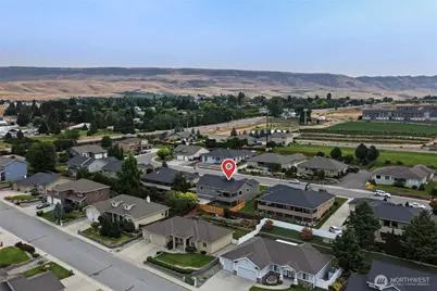 76 S Meadowbrook Lane, East Wenatchee, WA 98802 - Photo 8