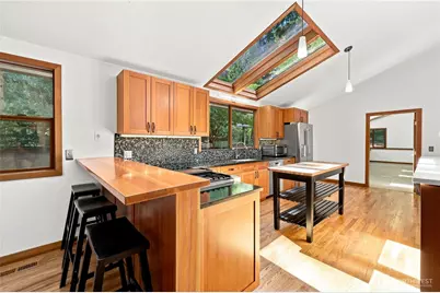 13193 N Madison Avenue NE, Bainbridge Island, WA 98110 - Photo 12