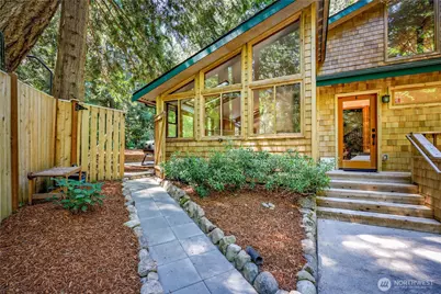13193 N Madison Avenue NE, Bainbridge Island, WA 98110 - Photo 2