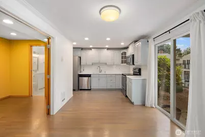12716 NE 120th Street #H1, Kirkland, WA 98034 - Photo 10