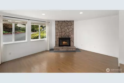12716 NE 120th Street #H1, Kirkland, WA 98034 - Photo 2