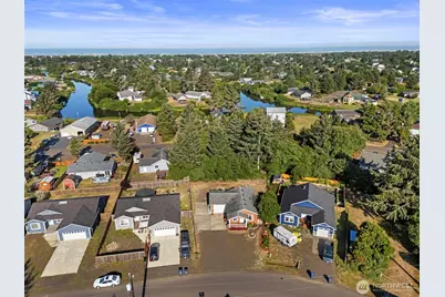 112 Seagate Street SW, Ocean Shores, WA 98569 - Photo 8