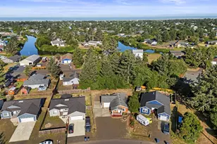 112 Seagate St SW, Ocean Shores, WA 98569 - Photo 8