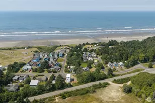 127 N First St, Pacific Beach, WA 98571 - Photo 38