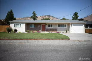 205 Valley St, Cashmere, WA 98815 - Photo 1