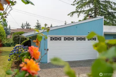 19505 45th Avenue NE, Lake Forest Park, WA 98155 - Photo 2