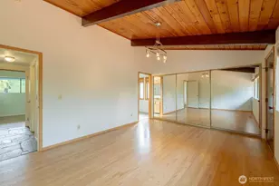 19505 45th Ave NE, Lake Forest Park, WA 98155 - Photo 14