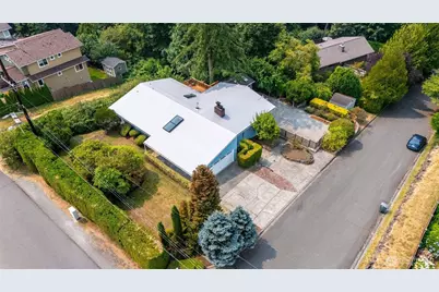 19505 45th Avenue NE, Lake Forest Park, WA 98155 - Photo 4