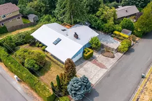 19505 45th Ave NE, Lake Forest Park, WA 98155 - Photo 4