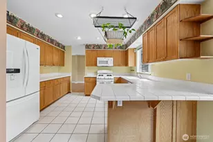 11121 SE 271st St, Kent, WA 98030 - Photo 14