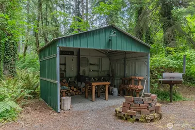 14327 SE Beaver Drive, Rainier, WA 98576 - Photo 1