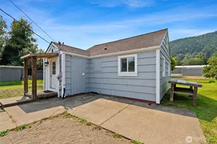 903 Howard St, Raymond, WA 98577 - Photo 16