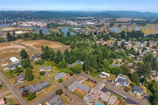 706 Bradford St, Raymond, WA 98577 - Photo 36
