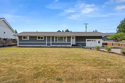 706 Bradford Street, Raymond, WA 98577 - Photo 2