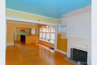 7217 4th Avenue NW, Seattle, WA 98117 - Photo 2