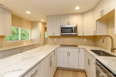 11049 18th Avenue SW, Seattle, WA 98146 - Photo 12