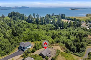 508 Mary Ann, Ilwaco, WA 98624 - Photo 2