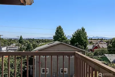 5900 34th Avenue SW, Seattle, WA 98126 - Photo 14