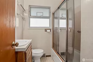 5900 34th Ave SW, Seattle, WA 98126 - Photo 16