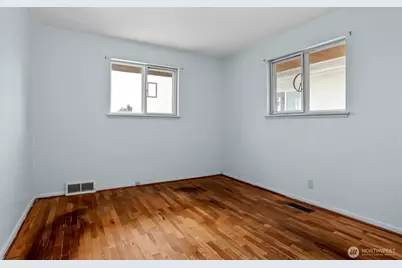 5900 34th Avenue SW, Seattle, WA 98126 - Photo 18