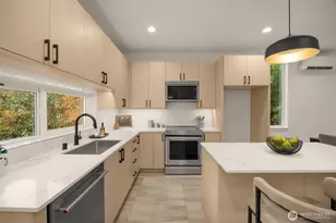 821 B 17th Ave, Seattle, WA 98144 - Photo 2