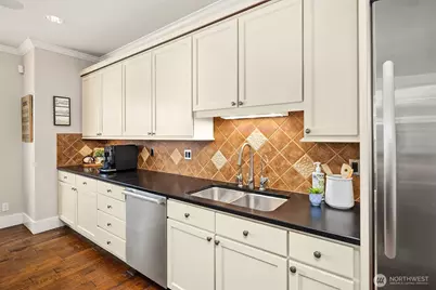 1109 33rd Avenue E, Seattle, WA 98112 - Photo 10
