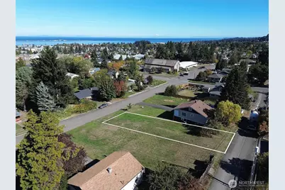 220 E Lopez Avenue, Port Angeles, WA 98362 - Photo 2