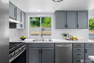 7307 Morning View Ave NE, Bremerton, WA 98311 - Photo 10