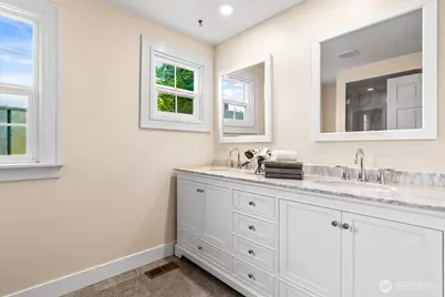 127 NE 58th Street, Seattle, WA 98105 - Photo 22