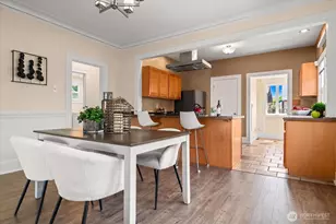 127 NE 58th St, Seattle, WA 98105 - Photo 14