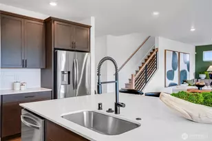 20401 145th St E, Bonney Lake, WA 98391 - Photo 6
